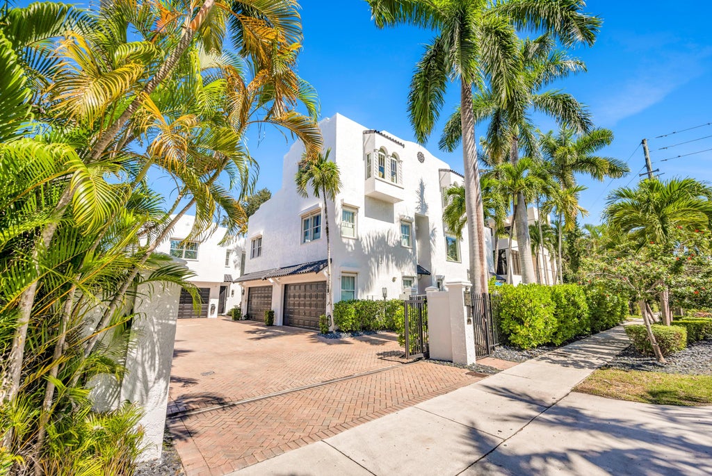 Photo of 1627 E BROWARD Boulevard, Fort Lauderdale, FL 33301 (MLS # B26089830)