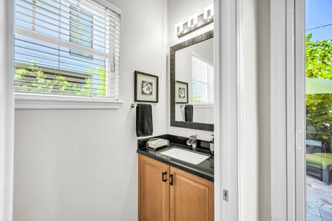 Tiny photo for 1627 E Broward Boulevard, Fort Lauderdale, FL 33301 (MLS # B26089830)