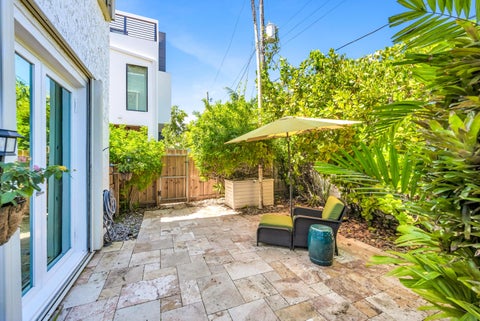 Tiny photo for 1627 E Broward Boulevard, Fort Lauderdale, FL 33301 (MLS # B26089830)