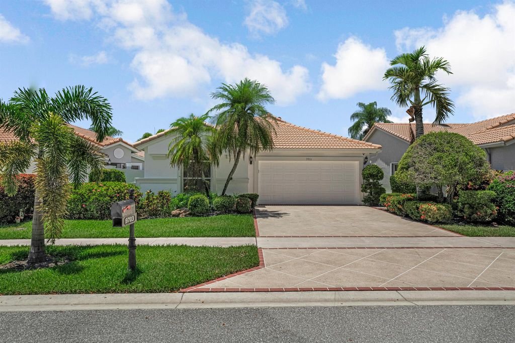 Photo of 9703 Harbour Lake Circle, Boynton Beach, FL 33437 (MLS # R11082337)