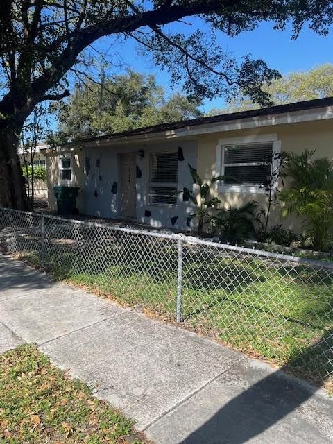 734 SW 8th Street Dania Beach FL 33004