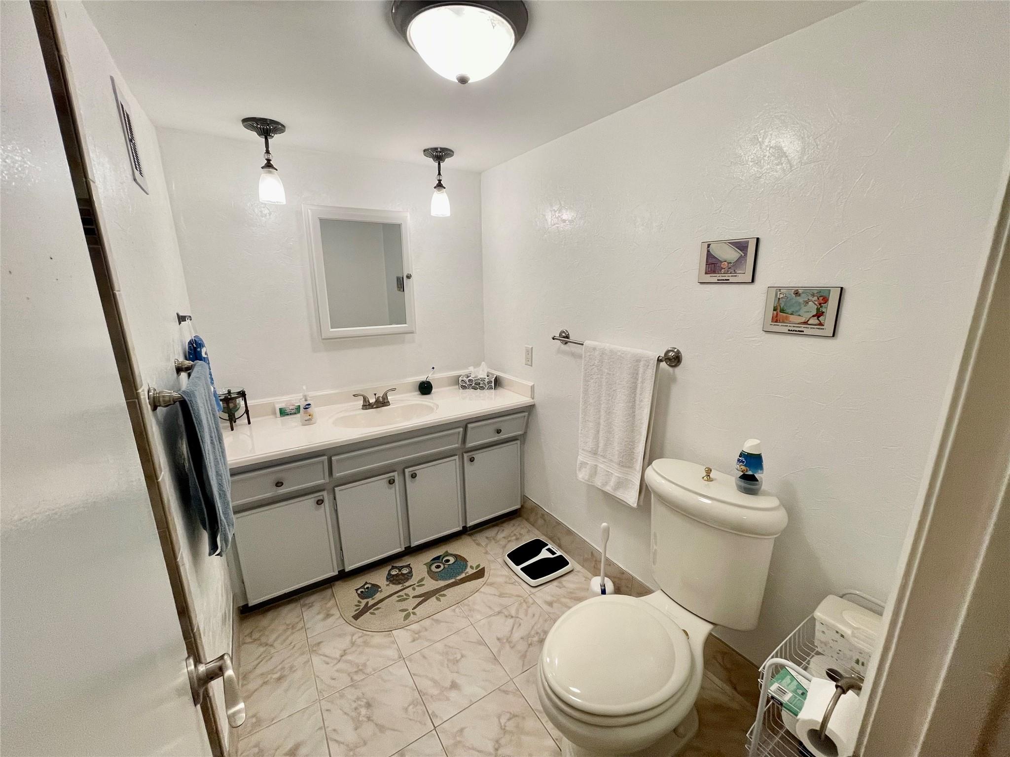 Ruby Condo - Residential