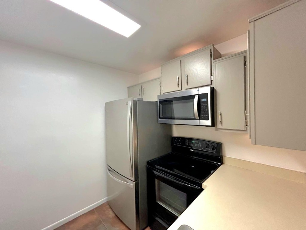 RAMBLEWOOD EAST CONDO - Residential Lease