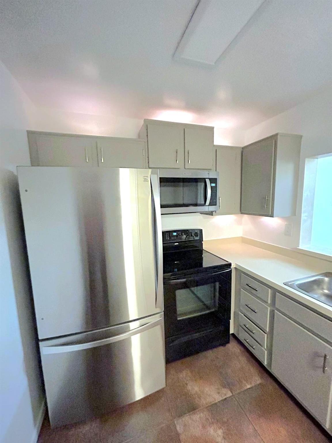 RAMBLEWOOD EAST CONDO - Residential Lease