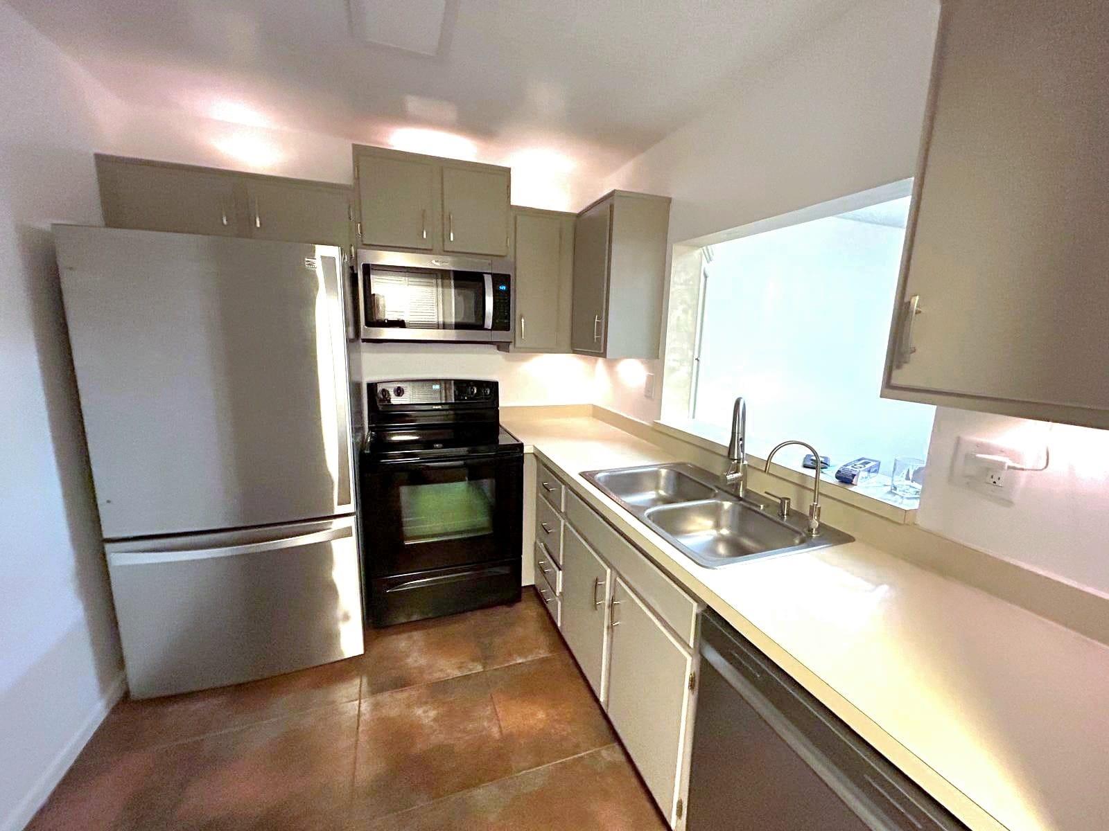 RAMBLEWOOD EAST CONDO - Residential Lease