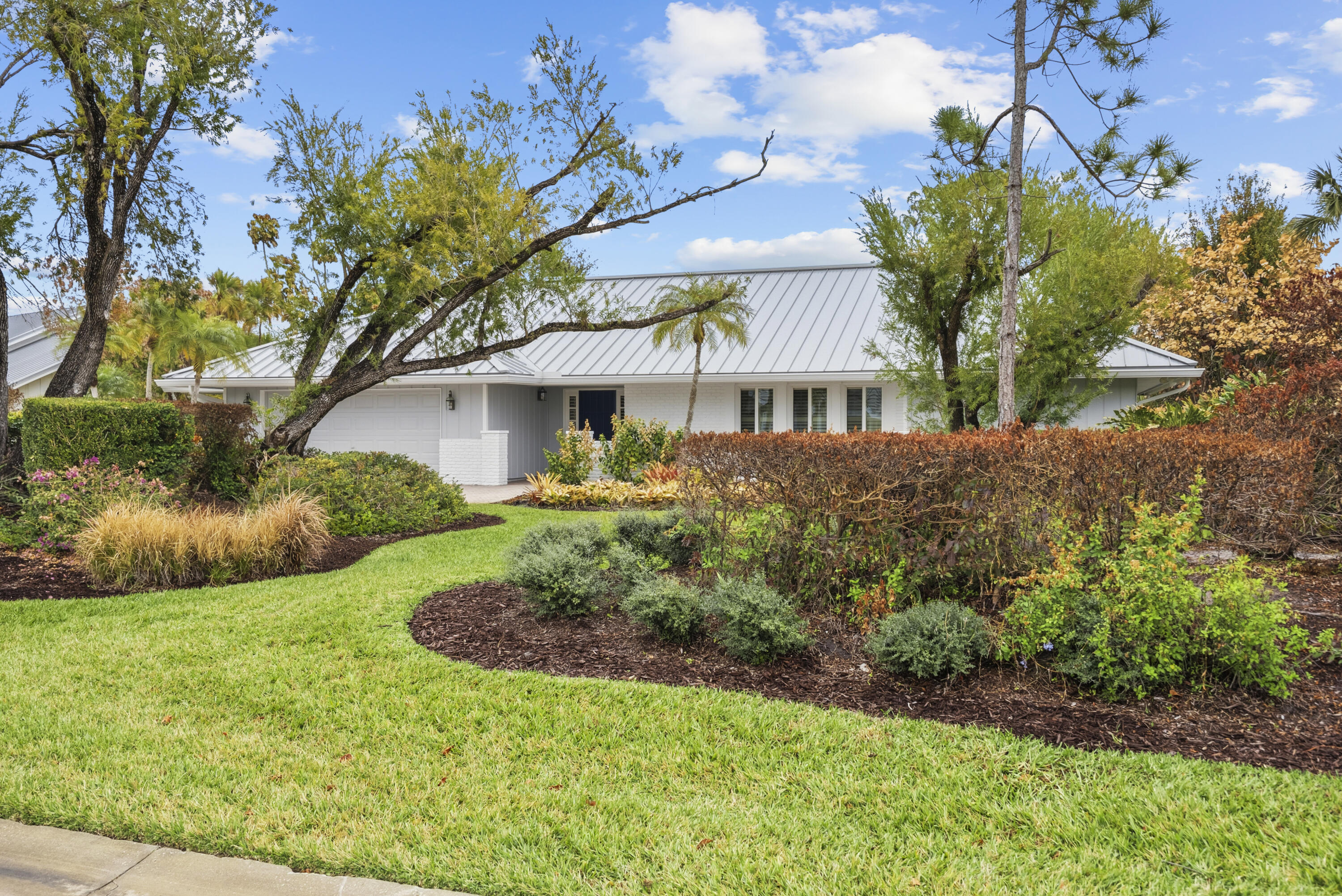 MARINER SANDS COUNTRY CLUB - Residential