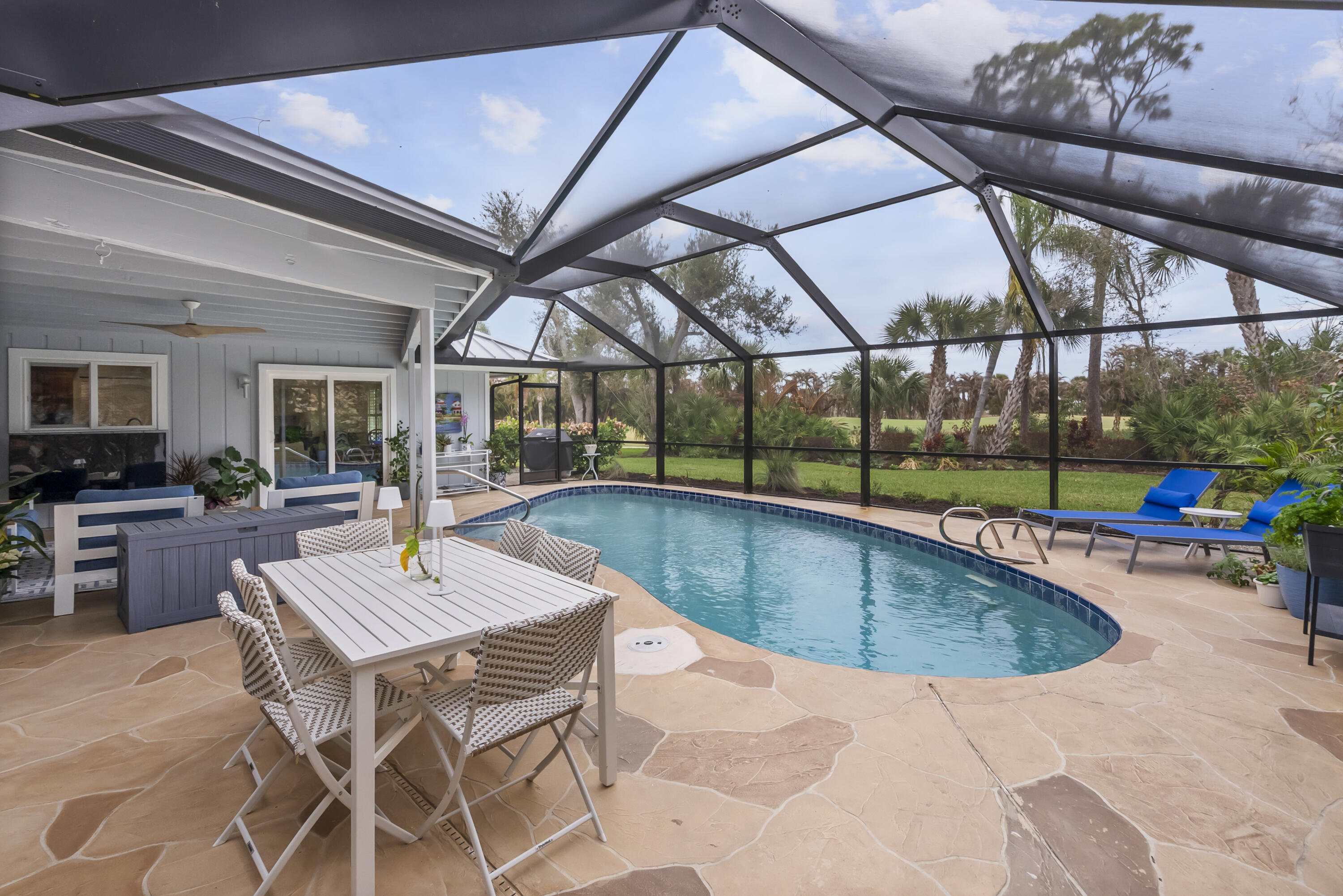 MARINER SANDS COUNTRY CLUB - Residential