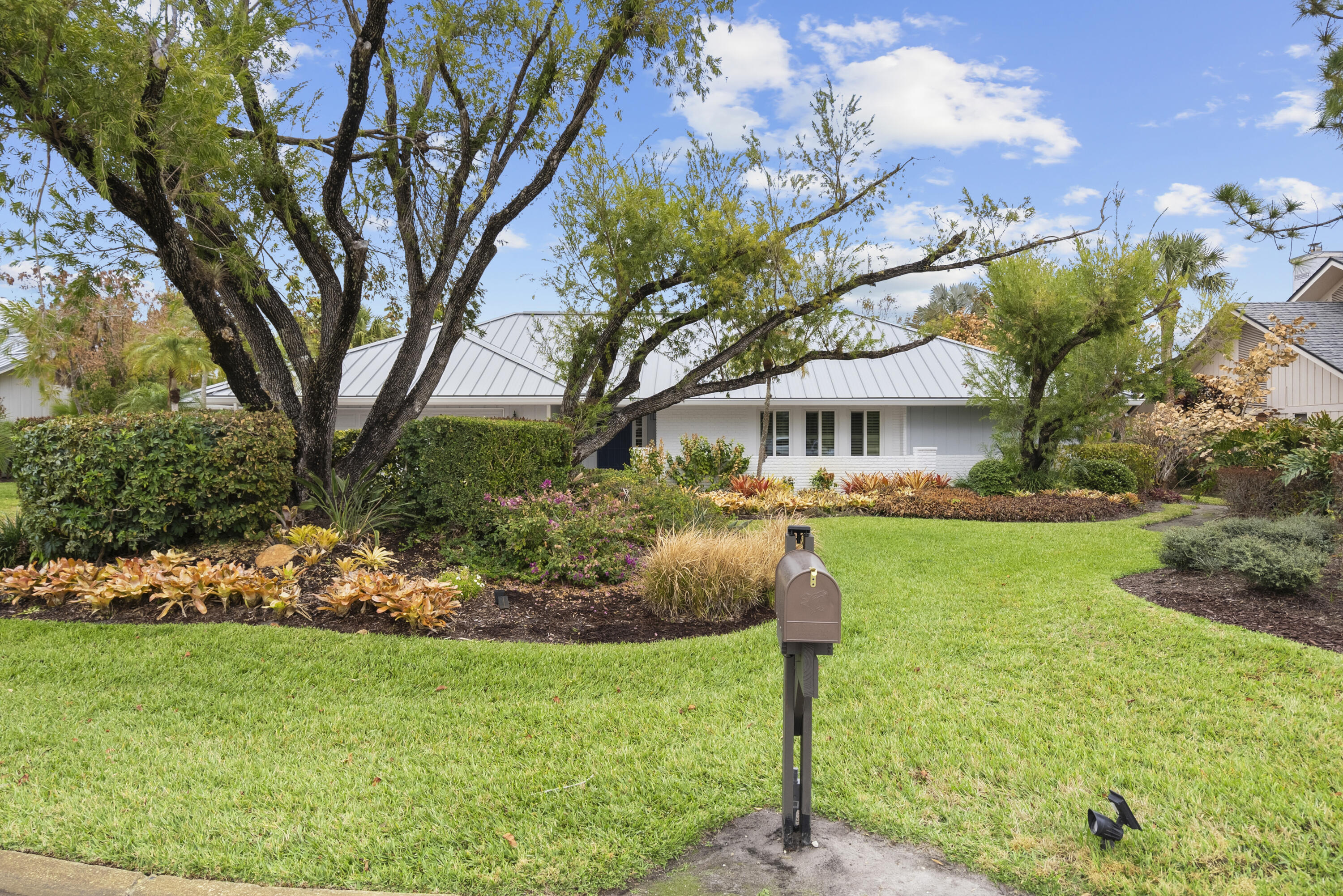 MARINER SANDS COUNTRY CLUB - Residential