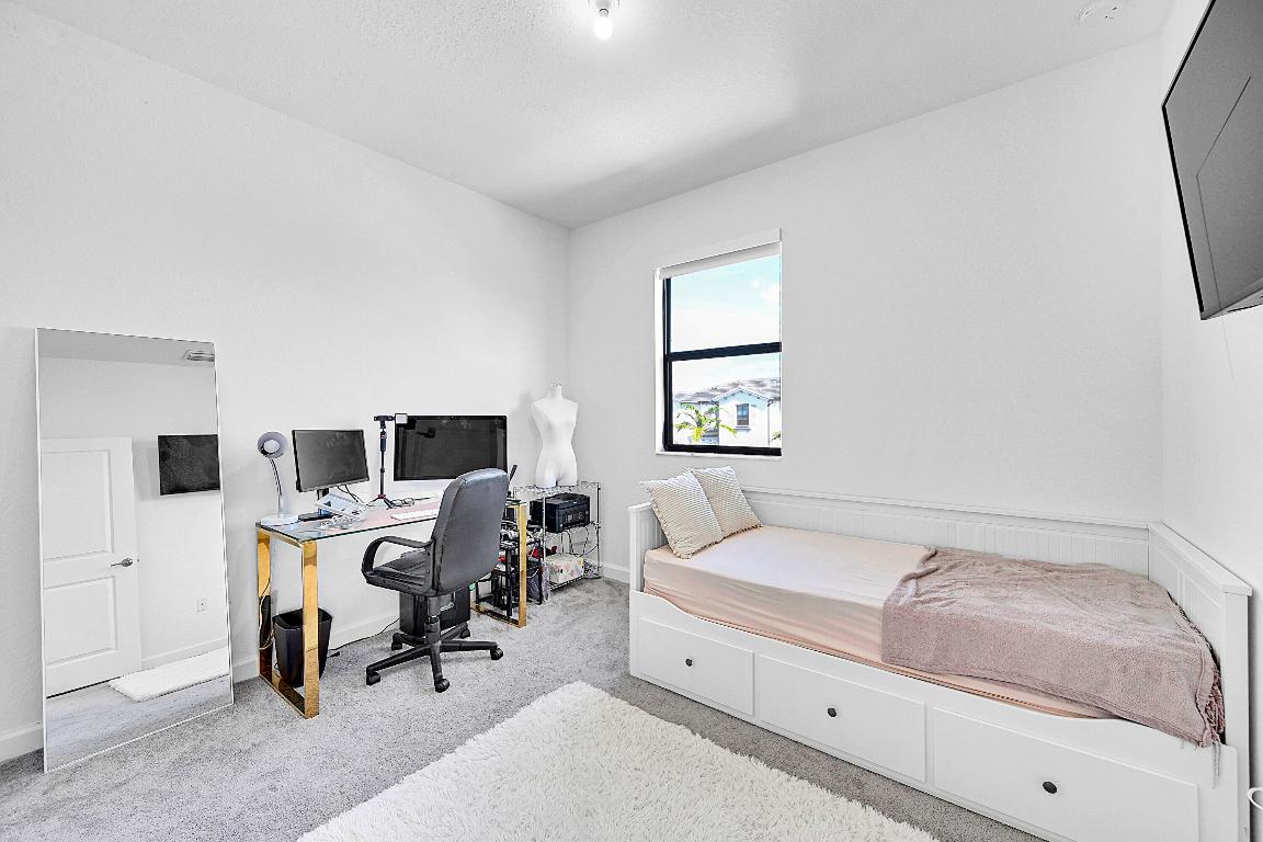 VIEWPOINT AT VISTA LAGO - Residential