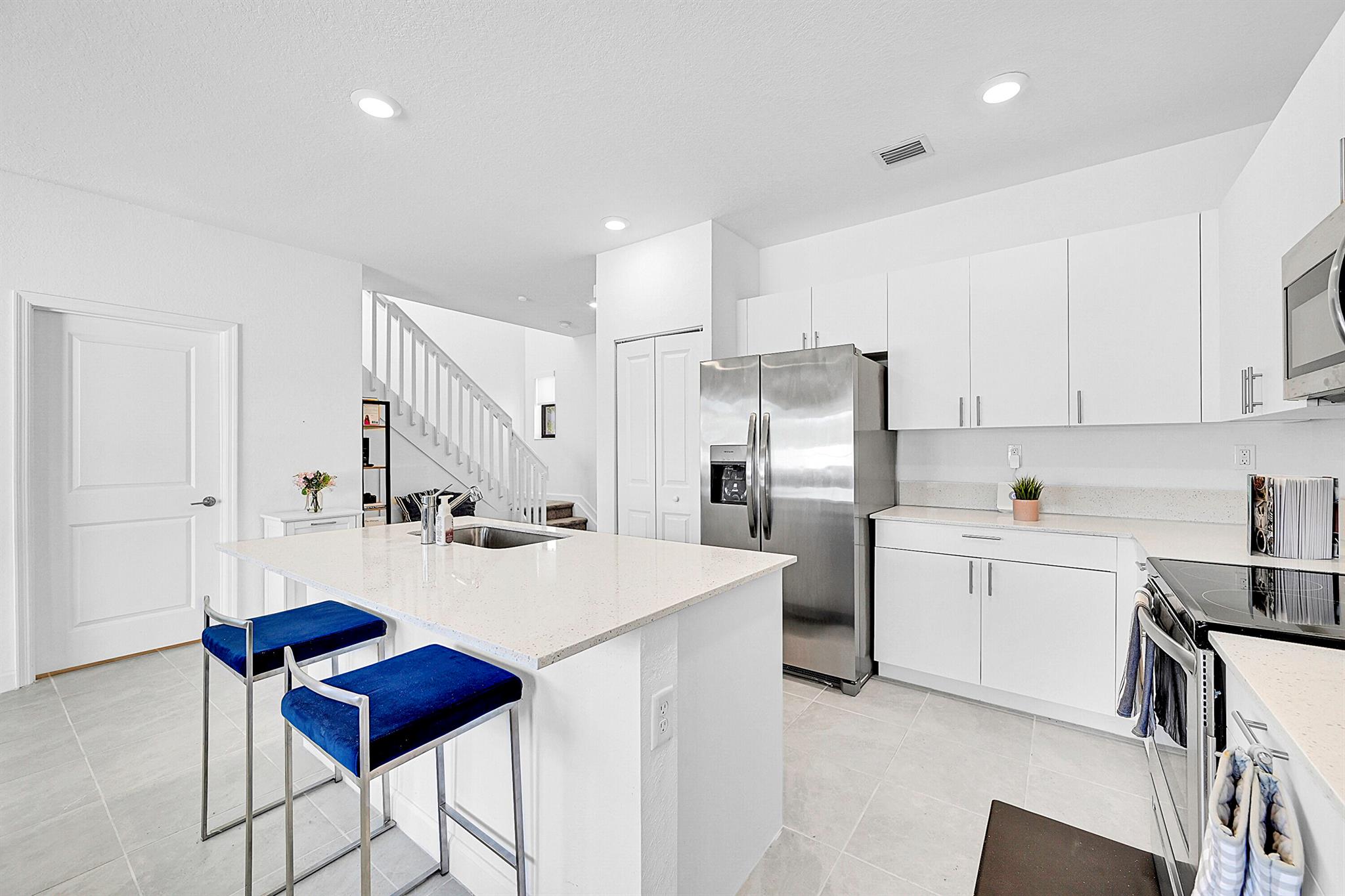 VIEWPOINT AT VISTA LAGO - Residential