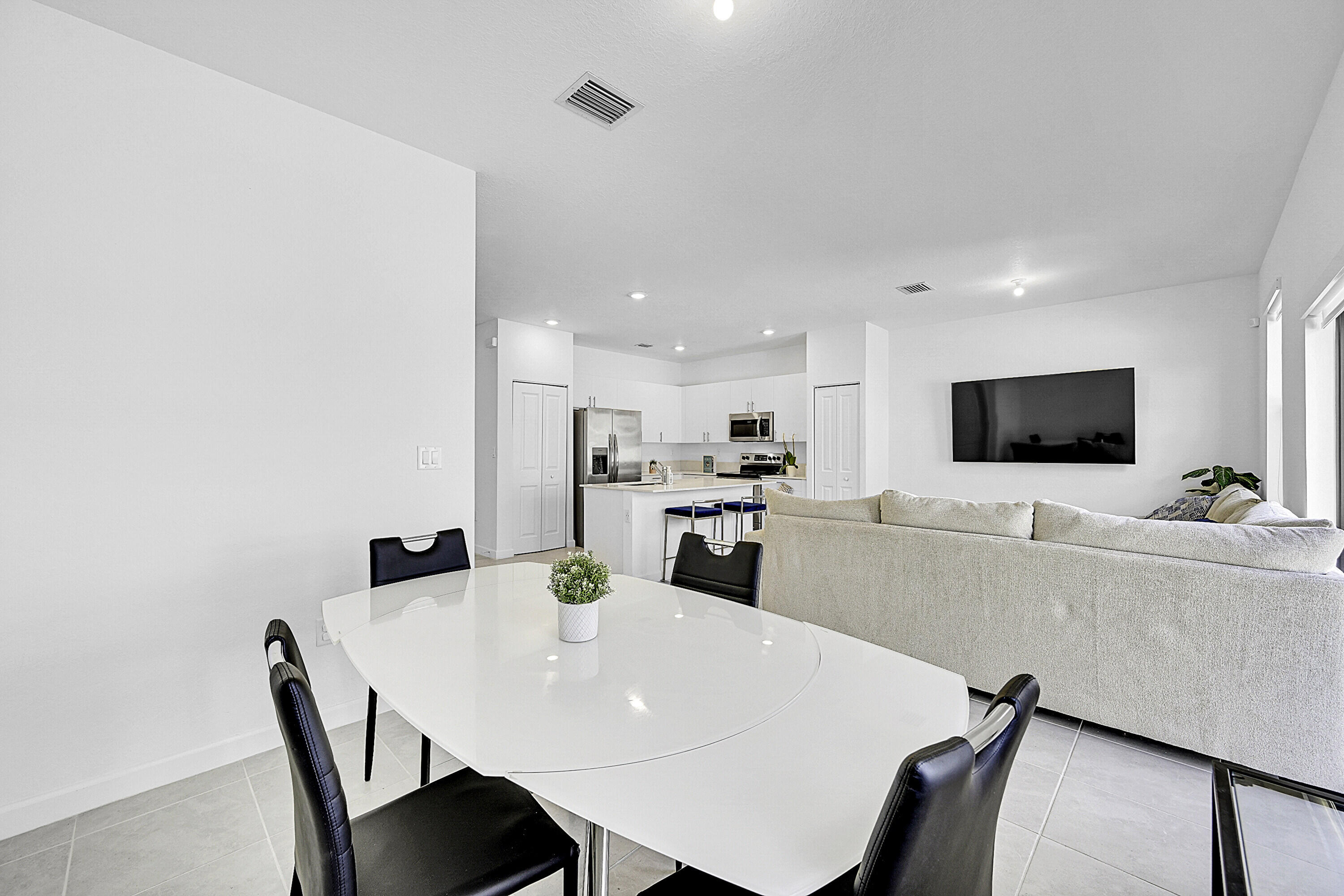 VIEWPOINT AT VISTA LAGO - Residential