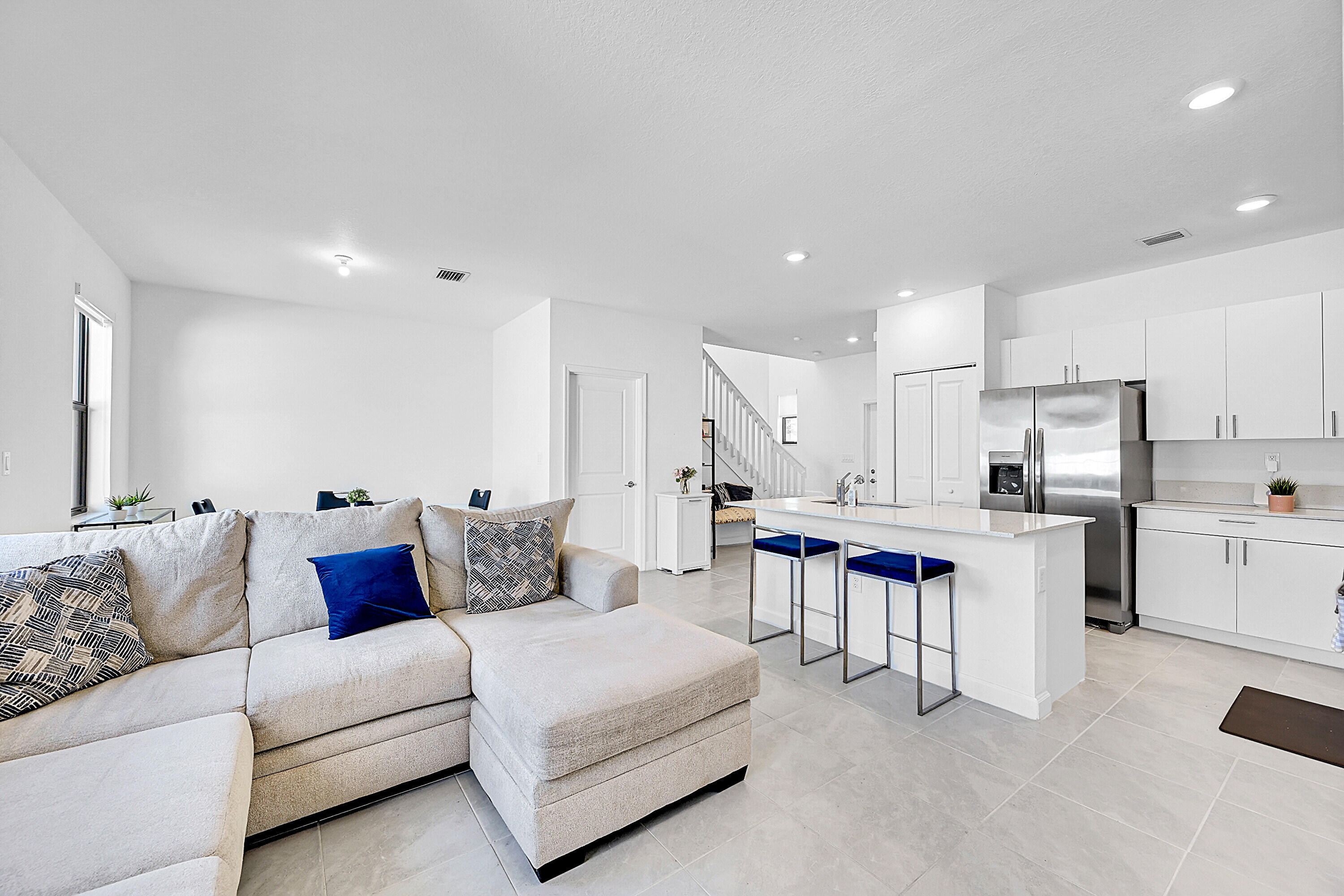 VIEWPOINT AT VISTA LAGO - Residential