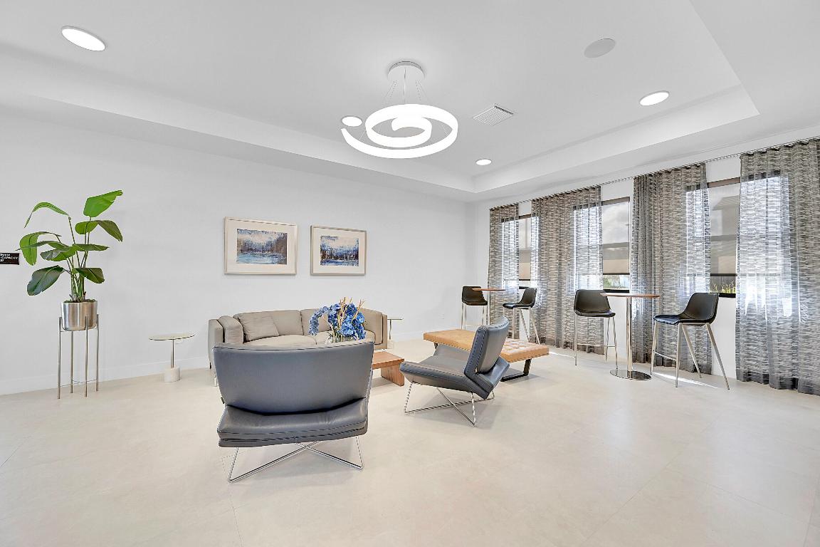 VIEWPOINT AT VISTA LAGO - Residential