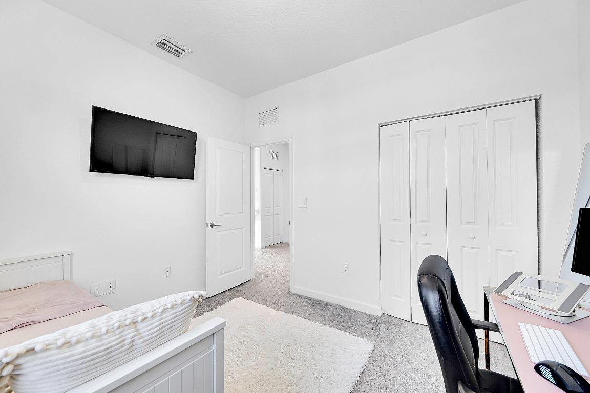 VIEWPOINT AT VISTA LAGO - Residential