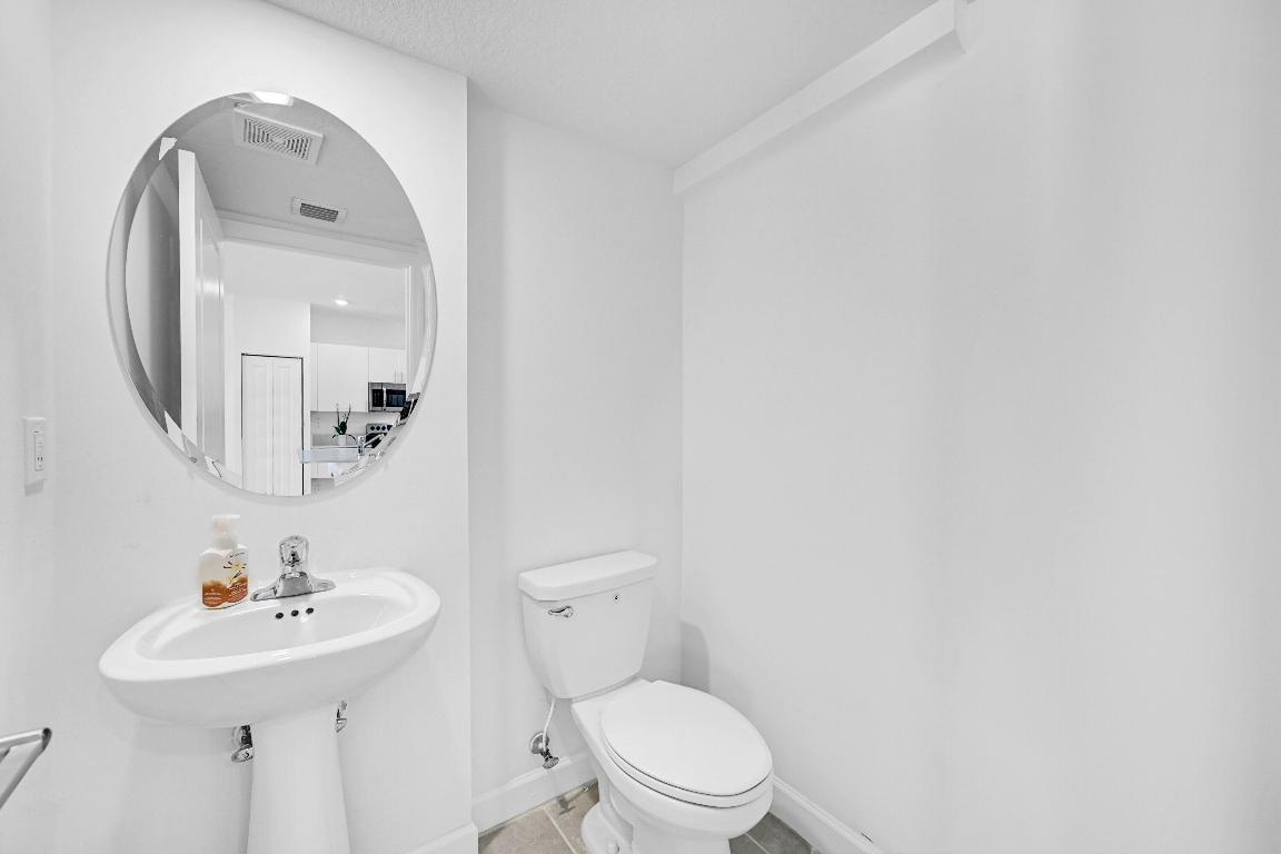 VIEWPOINT AT VISTA LAGO - Residential