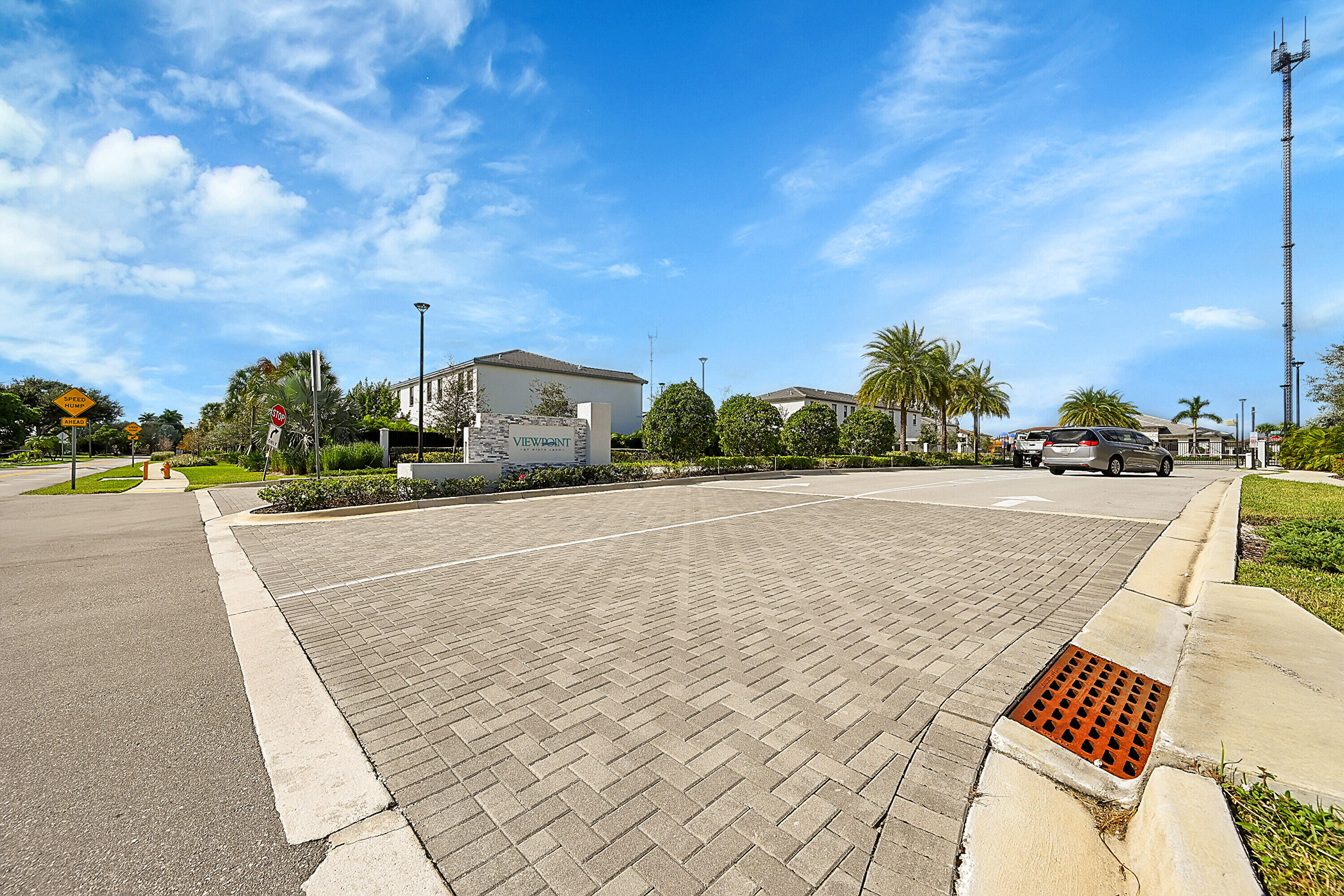 VIEWPOINT AT VISTA LAGO - Residential