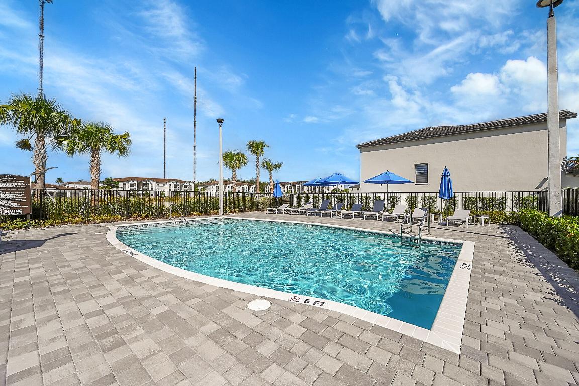 VIEWPOINT AT VISTA LAGO - Residential