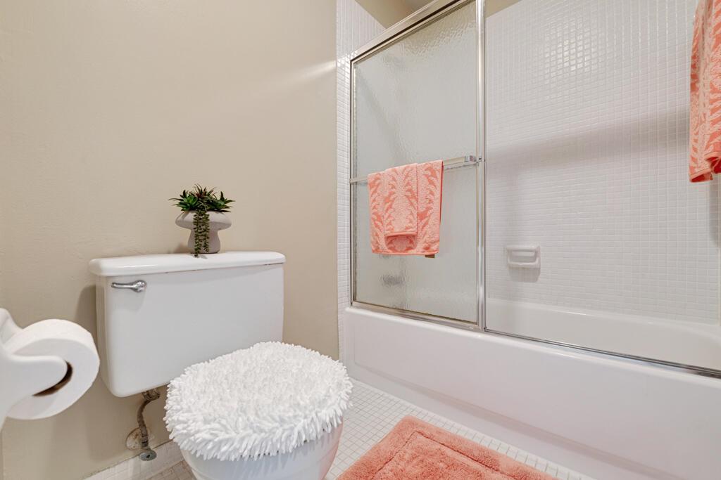 PINES OF DELRAY CONDO - Residential Lease