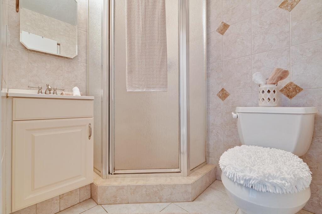 PINES OF DELRAY CONDO - Residential Lease