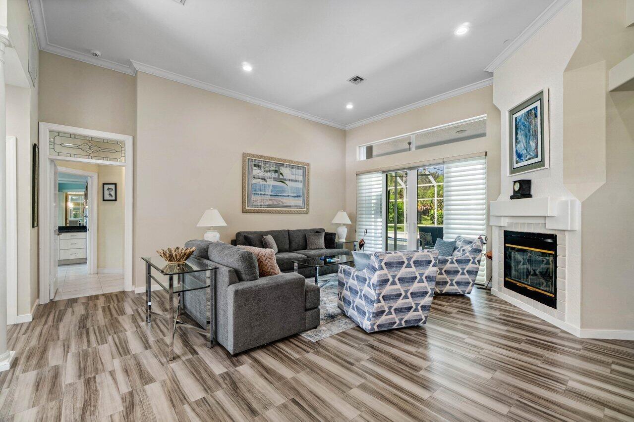 7975 SE Windjammer Way