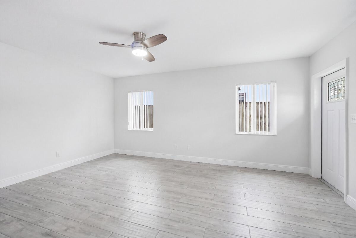 PINE CREST AMENDED PLAT - Residential Lease