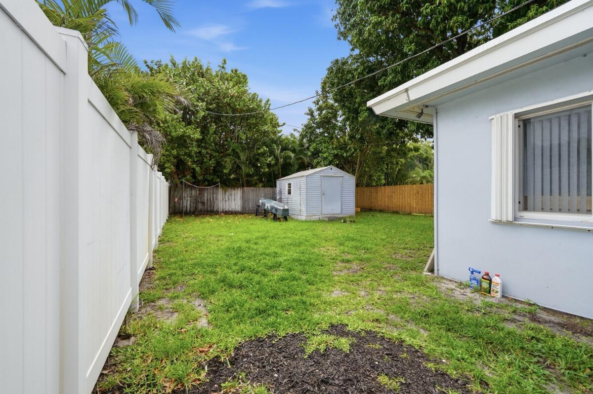 PINE CREST AMENDED PLAT - Residential Lease