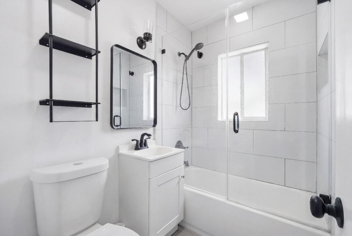 PINE CREST AMENDED PLAT - Residential Lease