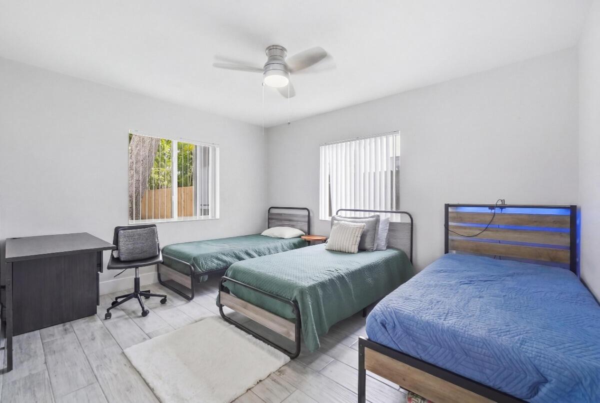 PINE CREST AMENDED PLAT - Residential Lease