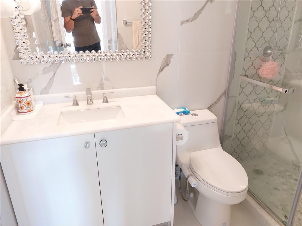 LAKE EMERALD CONDOMINIUM NO - Residential