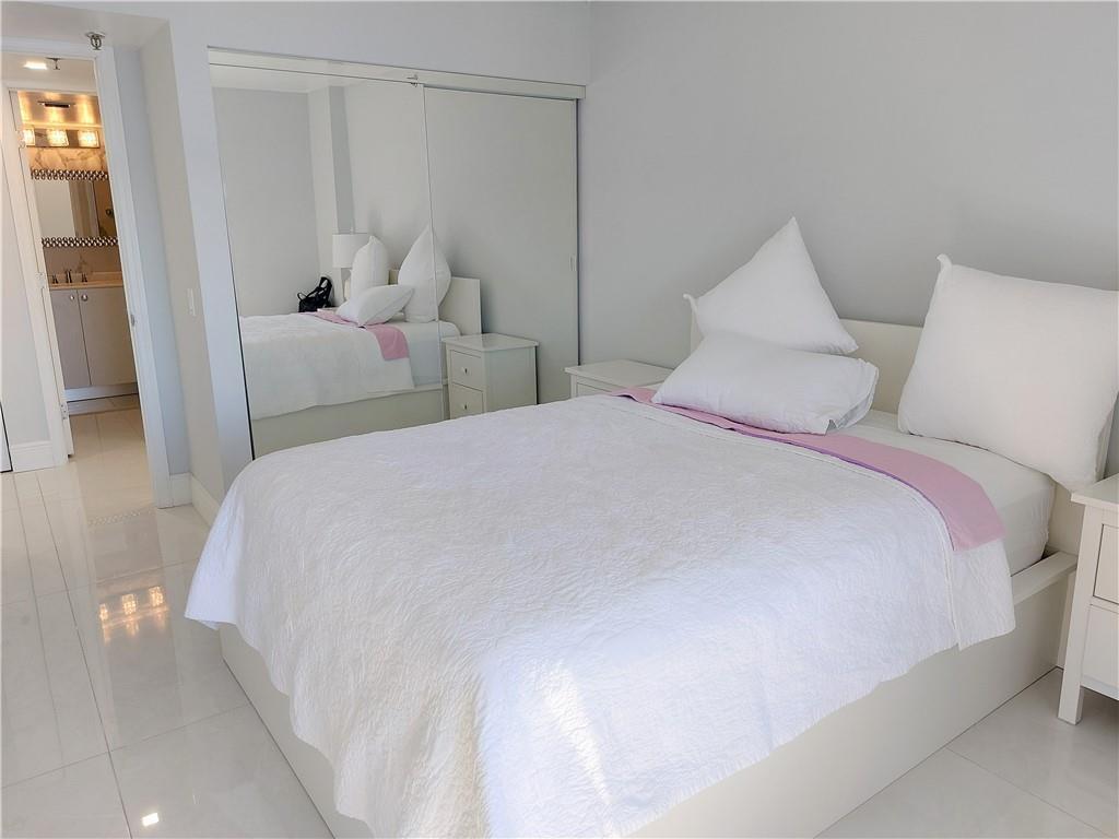 LAKE EMERALD CONDOMINIUM NO - Residential