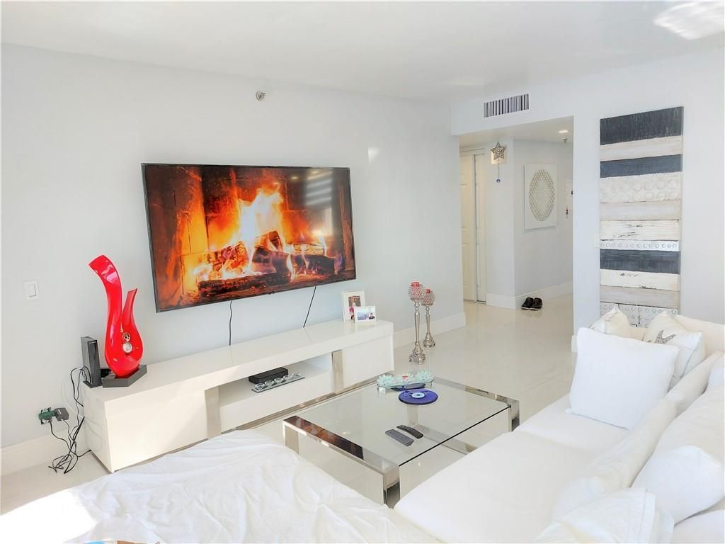 Photo of 105 Lake Emerald Drive #502, Oakland Park, FL 33309 (MLS # B26003860)