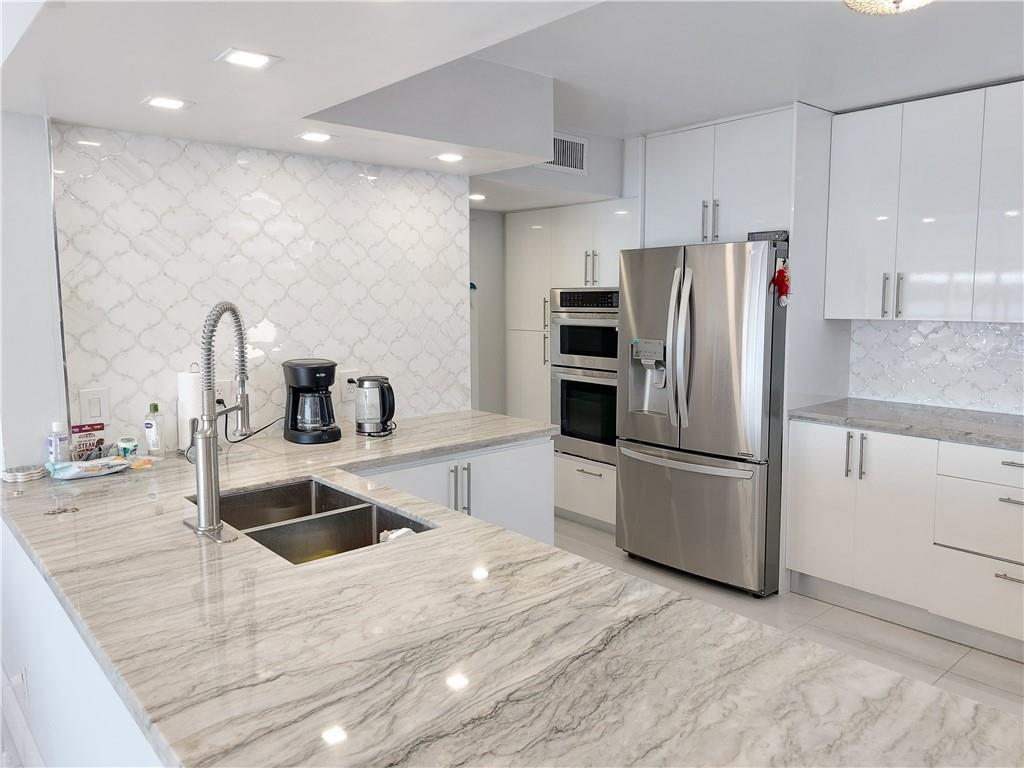 105 Lake Emerald Drive 502