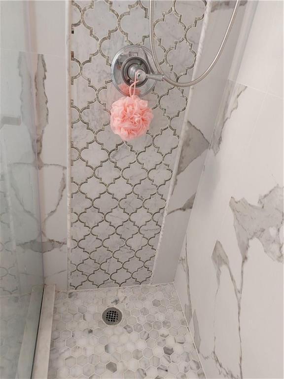 LAKE EMERALD CONDOMINIUM NO - Residential