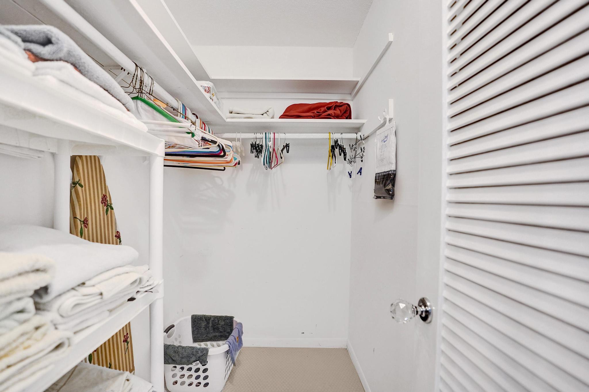 HIGH POINT CONDO SEC 4 - Residential