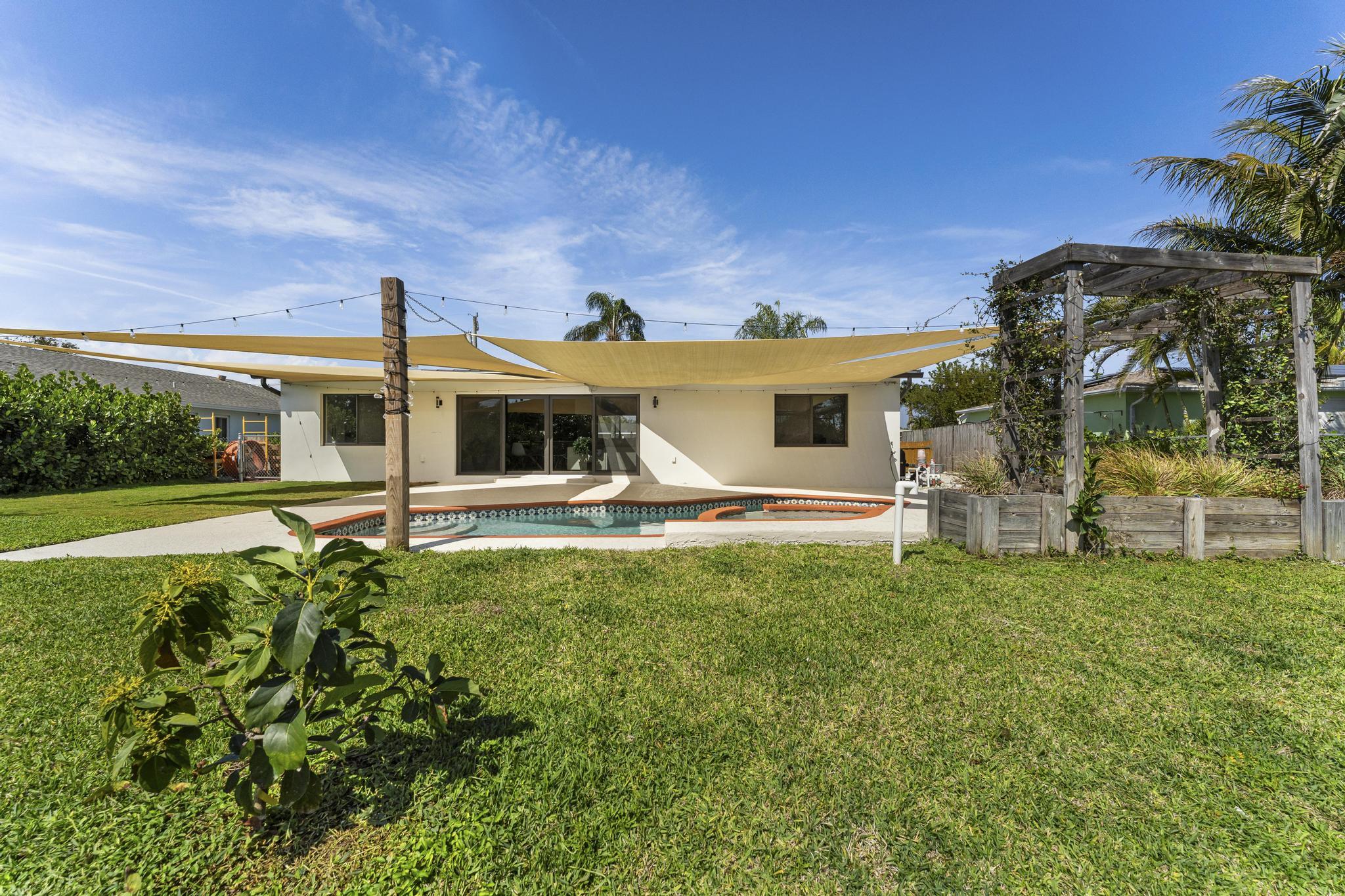 LAKE CLARKE NORTH - Residential