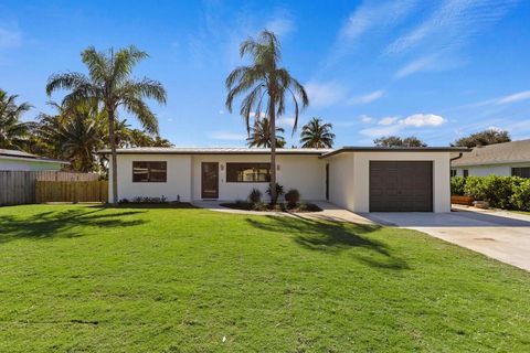 Palm Beach County Coming Soon 67 1510 Carandis Circle Lake Clarke Shores FL 33406