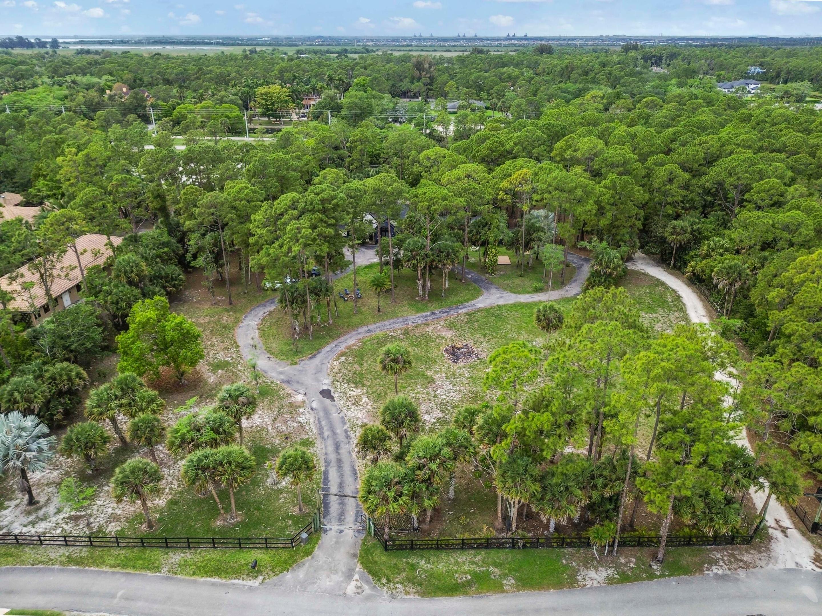 FOX TRAIL - Residential
