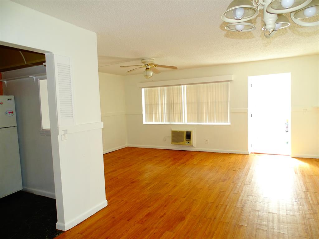 KENT CONDOS - Residential