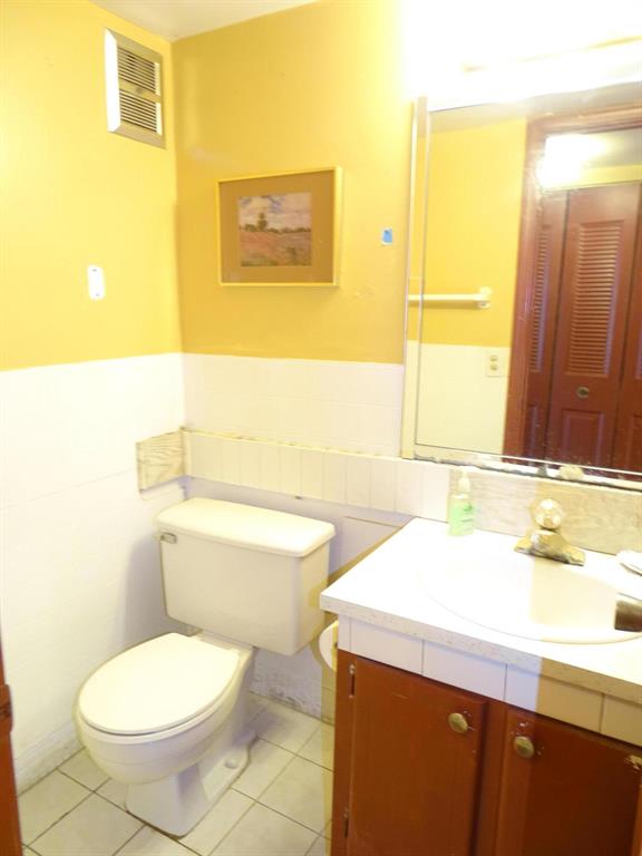 KENT CONDOS - Residential