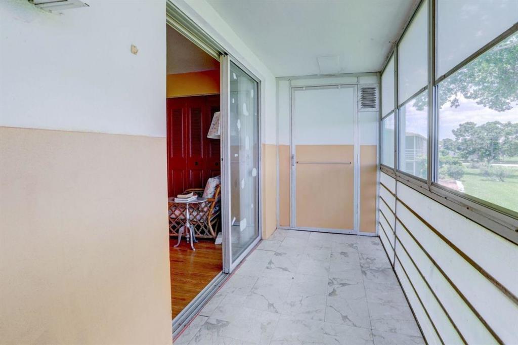 KENT CONDOS - Residential