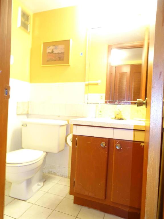 KENT CONDOS - Residential