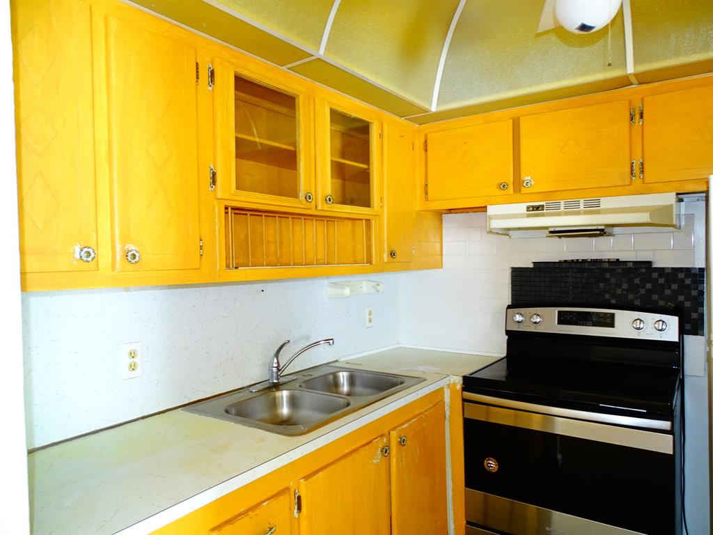 KENT CONDOS - Residential