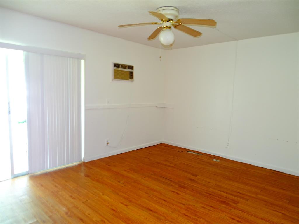 KENT CONDOS - Residential