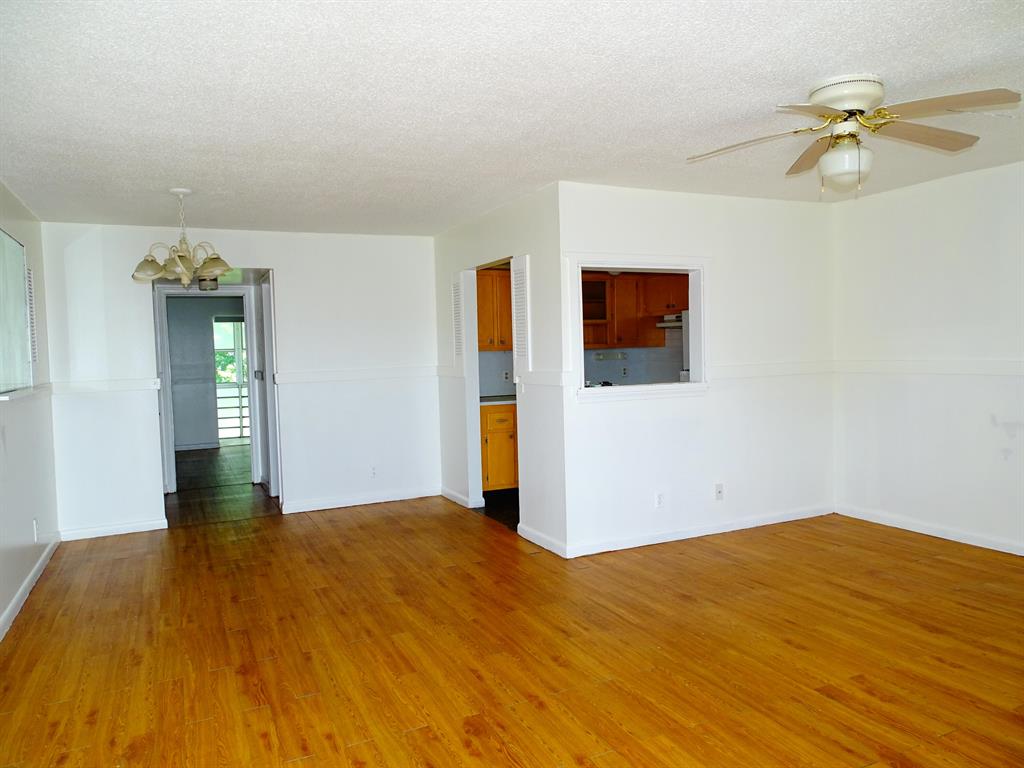 KENT CONDOS - Residential