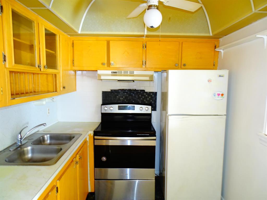 KENT CONDOS - Residential