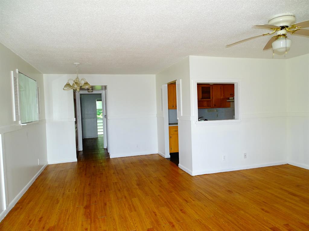 KENT CONDOS - Residential