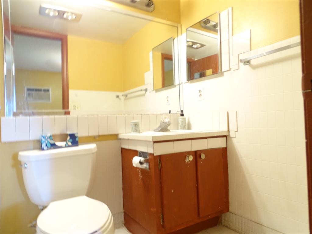 KENT CONDOS - Residential