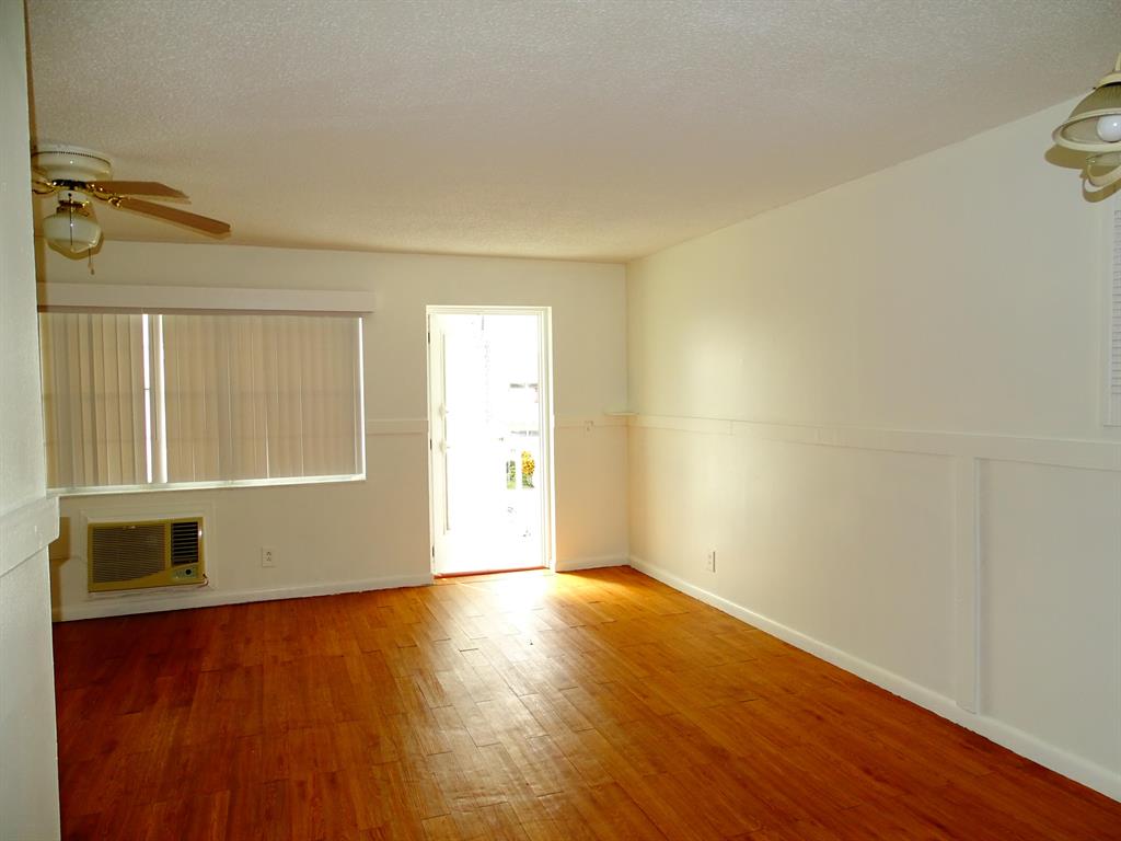 KENT CONDOS - Residential