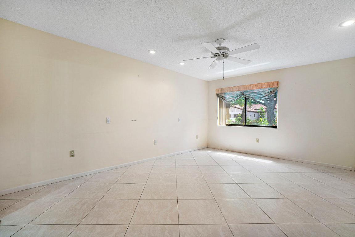 HUNTINGTON POINTE - Residential