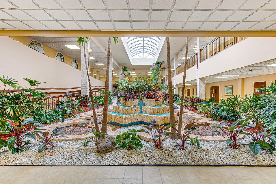 HUNTINGTON POINTE - Residential